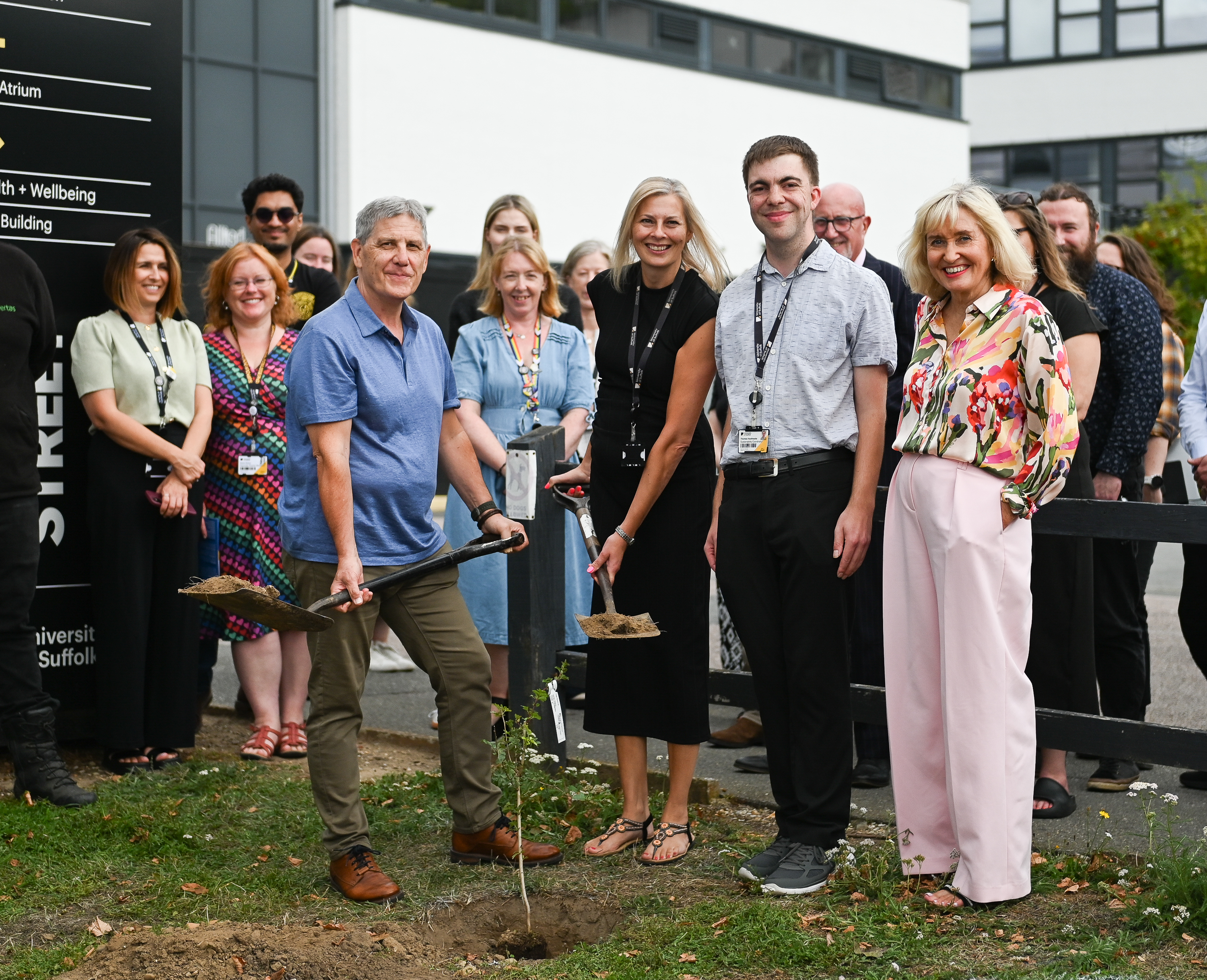 Hedgerow planting for the University's 10th anniversary